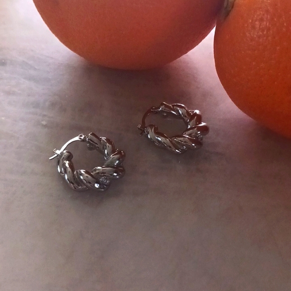Twisted silver hoops - Picture 3 of 4